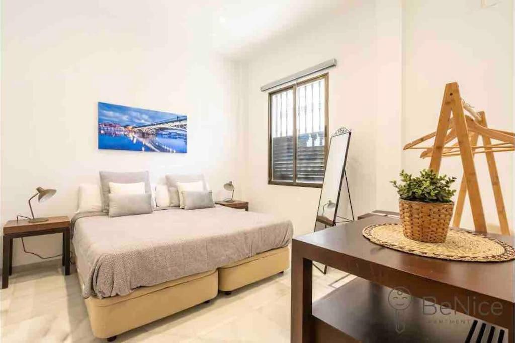 Luxury Apartamento Sevilla Centro -Triana Extérieur photo